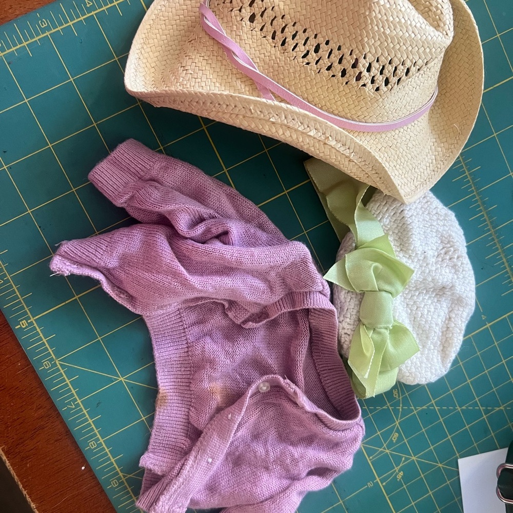 American girl kit hat and sweater Nikki straw hat.